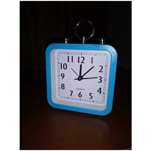  438   CLOCK fashion L512 -