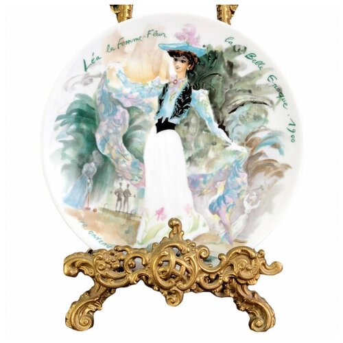 купить Декоративная тарелка Леа, женщина - цветок Limoges Женщины века Франция Лимож, цена 5200 рубл