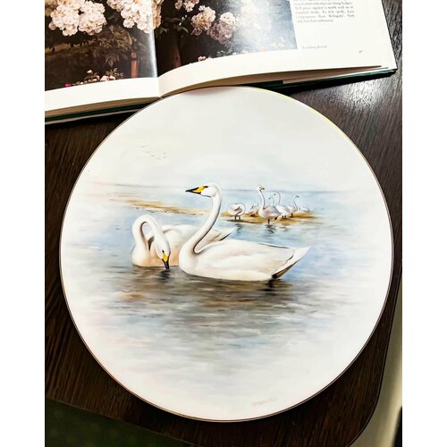 купить 22600р Винтажная тарелка с лебедями, Англия, 1970-1980 гг.