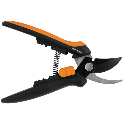  1550    Fiskars Solid SP14 1051601